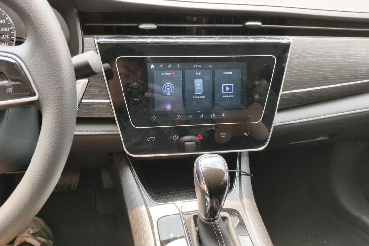 Used Venucia D60 2023 PLUS 1.6L XL CVT Yue Ling Edition Audio And AC Panel