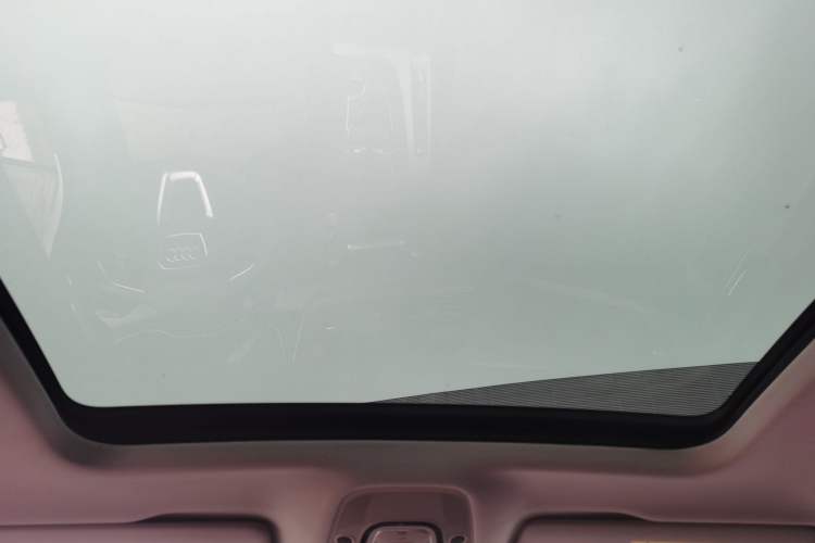 Used Audi Q5L 2018 45 TFSI Prestige Fashion Edition China V Emission Standard Headliner