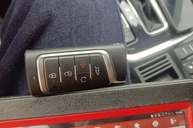 Used GAC Trumpchi GS8 2017 320T Two-Wheel Drive Luxury Smart Connectivity Version (7 Seats)
