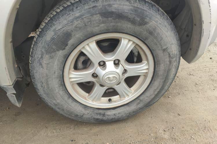 Used Great Wall Wingle 5 2017 2.4L European Version Gasoline Two-Wheel Drive Entry-Level Big Double Cab 4G69S4N