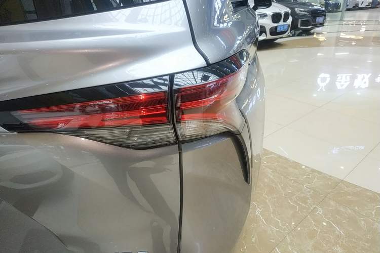 Used Toyota SIENNA 2021 2.5L Hybrid Luxury Edition Exterior 3