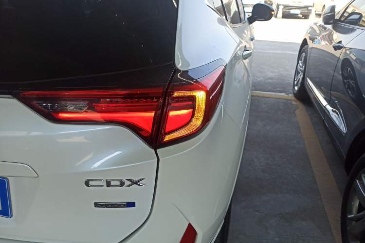 Used Acura CDX 2018 2.0L Two-Wheel Drive Enjoyment Edition Hybrid
