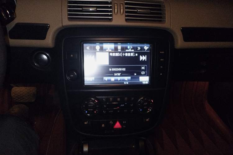 Used Mercedes-Benz R-Class 2015 R 400 4MATIC Luxury Model
