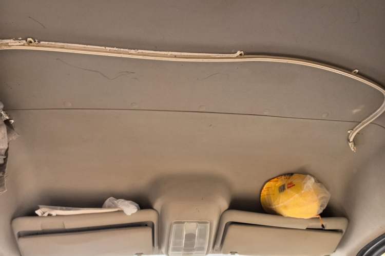 Used SAIC MAXUS Xintu V80 2015 2.5T AMT Aoyuntong Edition Short Wheelbase Mid-Height