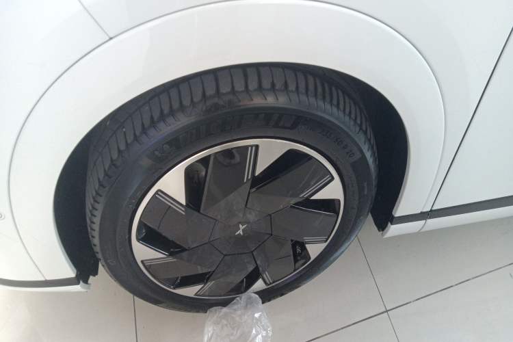 Used XPeng X9 2024 702 Ultra-Long Range Max
