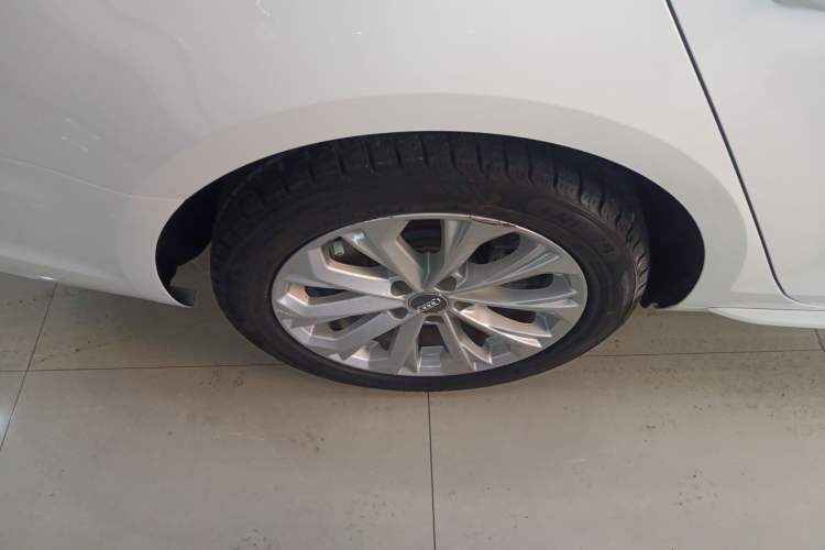 Used Audi A4L 2019 40 TFSI Ambition Version China V