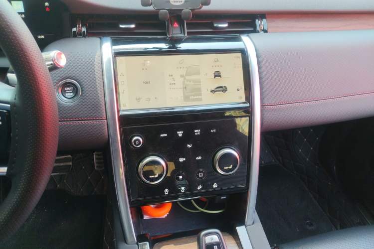 Used Land Rover Discovery Sport 2022 249 PS R-Dynamic S Performance Edition 5 Seats Audio And AC Panel