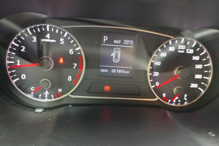 Used Land X7 2015 2.0T Panoramic Prestige Edition Odometer Close Up