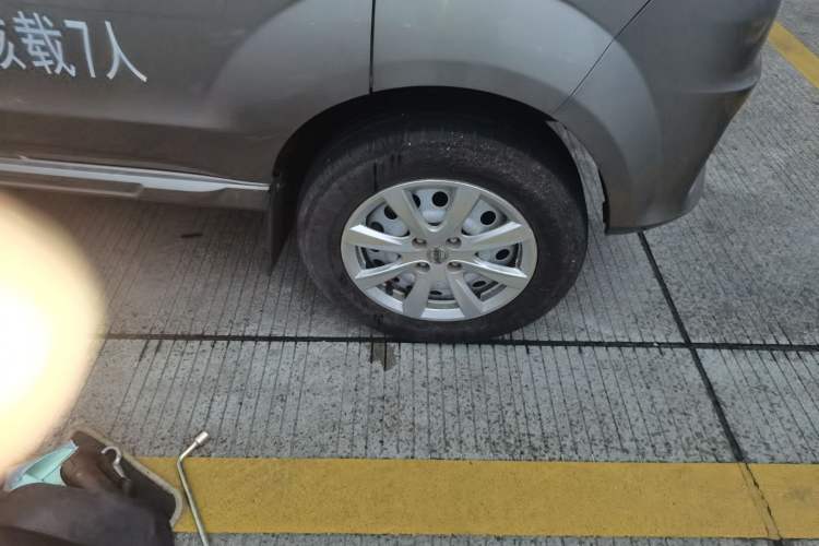 Used Jinbei New Hiace S 2021 1.5L Wealth Model Non-Air-Conditioned Version National VI Standard SWC15M Right Front Wheel Hub