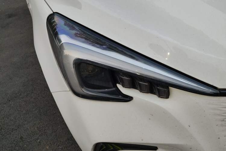 Used CHANGAN Benni E-Star 2022 Qingxin Edition Colorful Model Lithium Iron Phosphate
