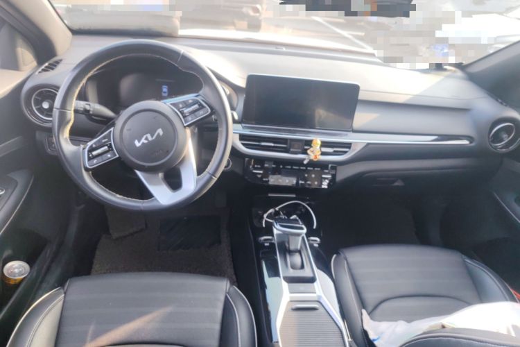 Used Kia K3 2023 1.5L CVT Luxury Edition Center Console