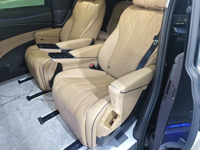 Used Denza D9 2024 DM-i 980 Four-Wheel Drive Prestige Model – Premium — 16