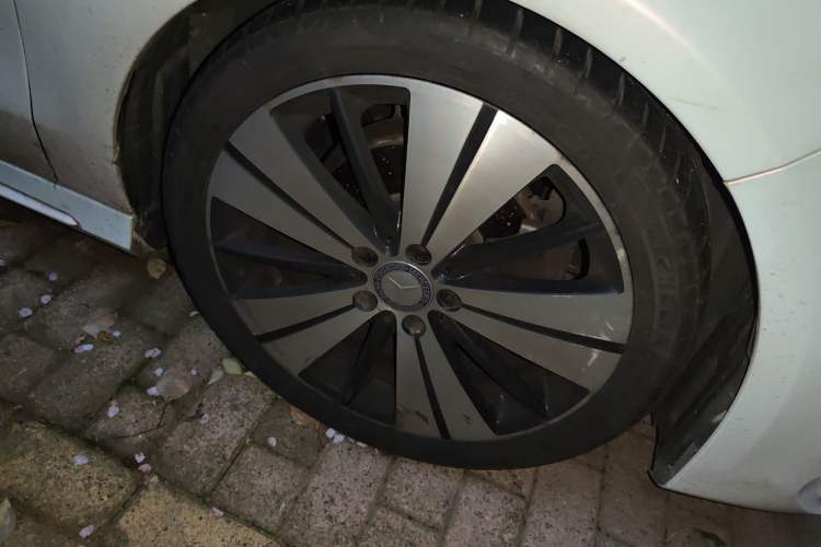 Used Mercedes-Benz CLA 2016 Facelifted CLA 200 Stylish Edition Right Front Wheel Hub