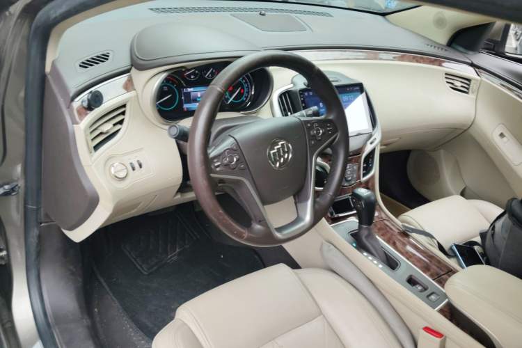 Used Buick LaCrosse 2013 2.4L SIDI Leading Comfort Version

