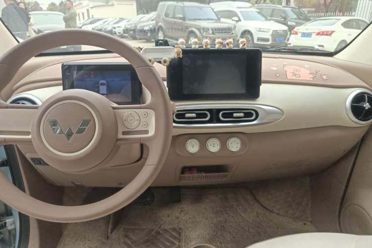 Used Wuling Hongguang MINIEV 2025 Four-Door Version Zhenxiang+ Edition Audio And AC Panel