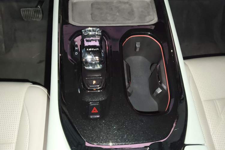 Used Zeekr 009 2024 Six-Seat Executive Version 4WD 108 kWh