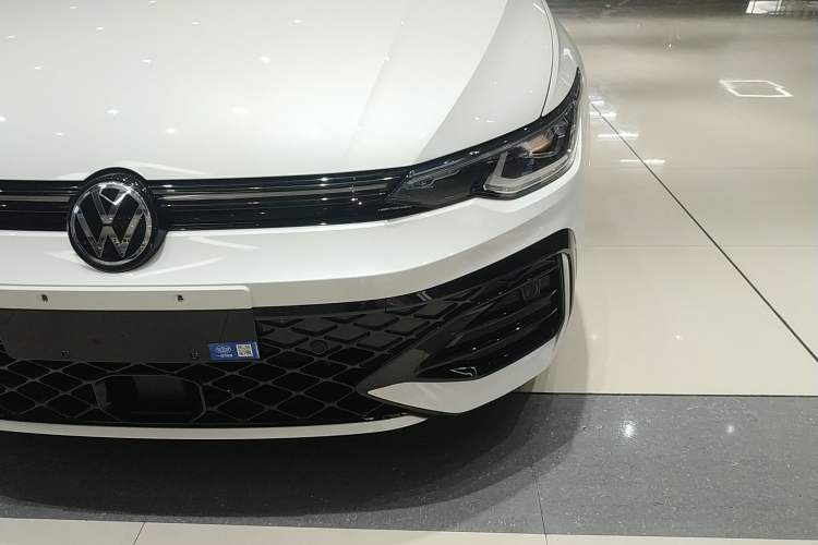 Used Volkswagen Golf 2025 300TSI R-Line Left Front Headlight