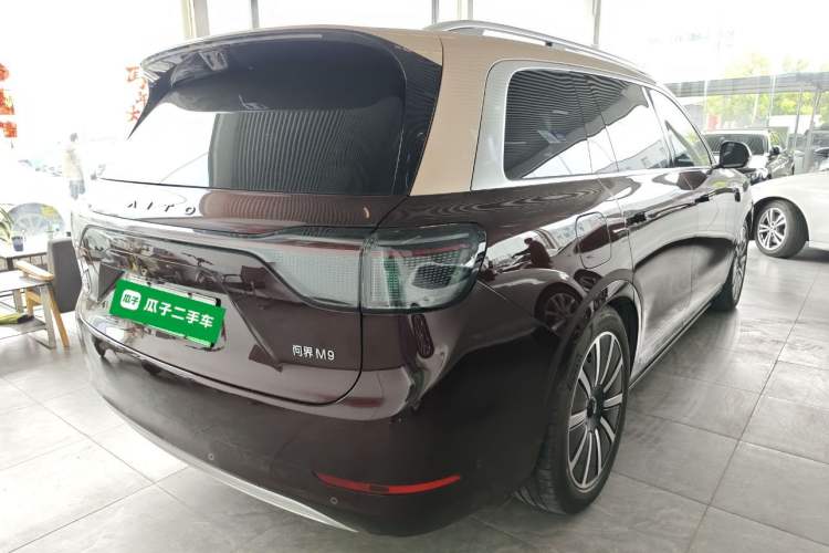 Used Hima AITO M9 2025 Extended-Range Ultra Version 52 kWh 6-Seater Rear Right 45 Deg