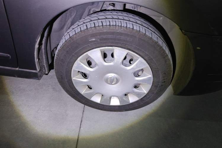 Used Nissan Sylphy 2012 Classic 1.6XE Manual Comfort Edition Right Front Wheel Hub