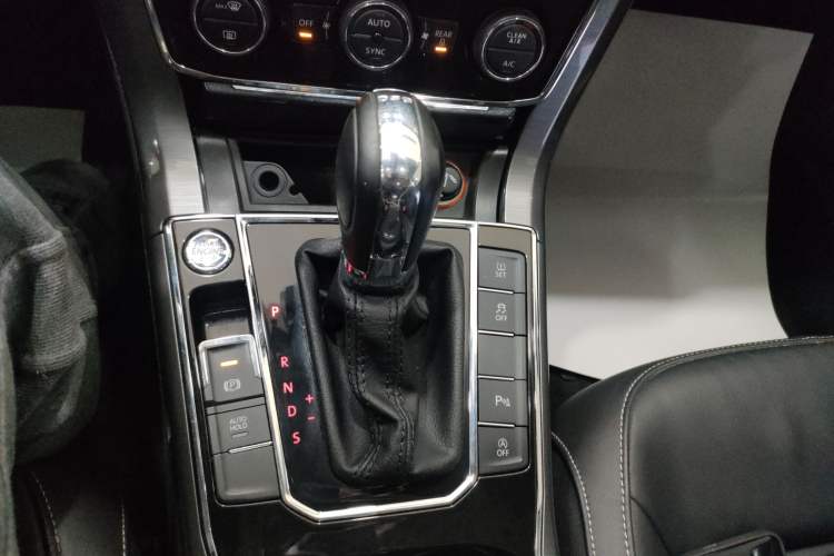 Used Volkswagen Passat 2017 330TSI DSG Luxury Edition
