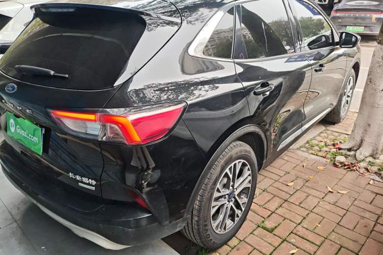 Used Ford Escape 2020 EcoBoost 245 Two-Wheel-Drive Titanium Edition