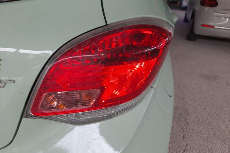 Used CHANGAN Benni E-Star 2021 National Edition Xinyi Version (Fast-Charging Edition) Lithium Iron Phosphate (31.95 kWh) Right Rear Taillight