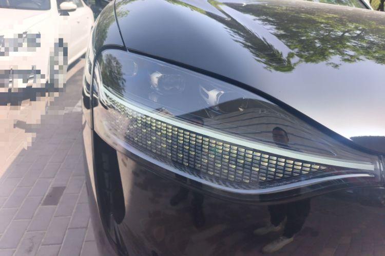 Used Hima AITO M9 2024 Range-Extended Ultra Version 52 kWh 5-Seater Model Right Front Headlight