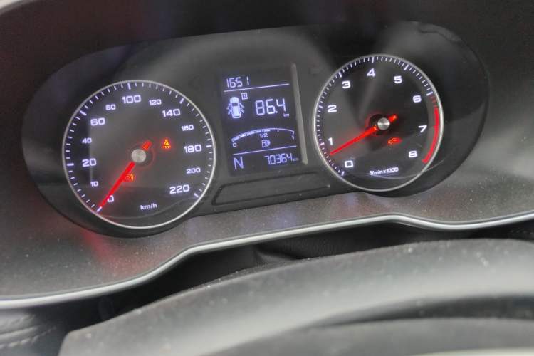 Used Roewe RX3 2020 1.6L CVT 4G Connected Ultra-Fun Elite Edition Odometer Close Up