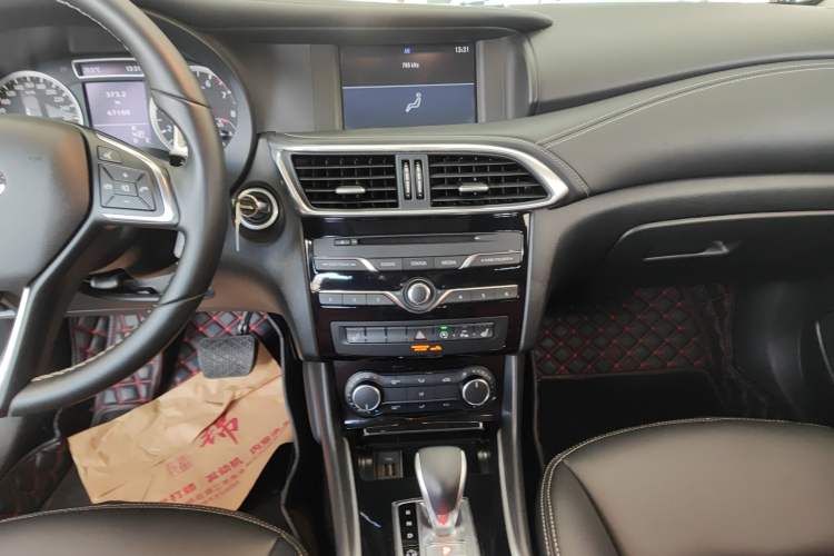 Used Infiniti QX30 2017 2.0T Four-Wheel Drive Fashion Edition
