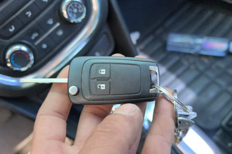 Used Buick Encore 2015 1.4T Automatic Two-Wheel Drive Urban Elite Version Vehicle Key