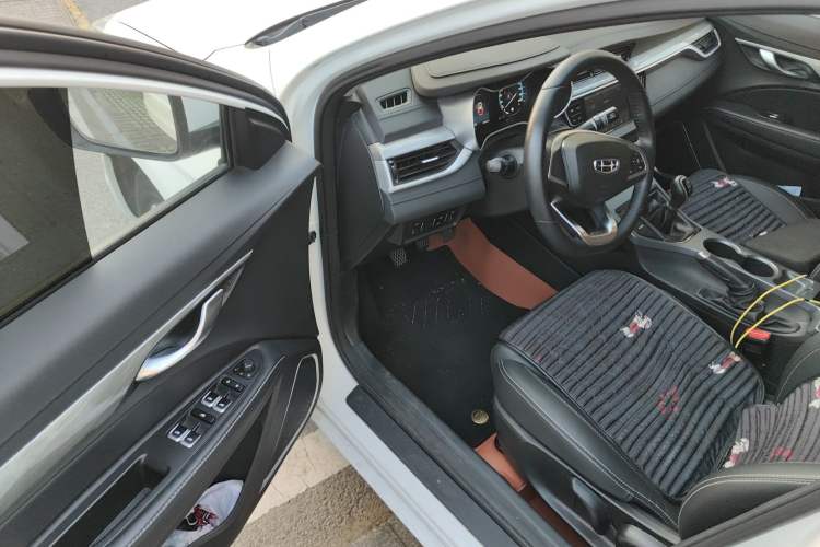 Used Geely Auto Emgrand 2019 Leading Edition 1.5L Manual Luxury Model China VI Standard
