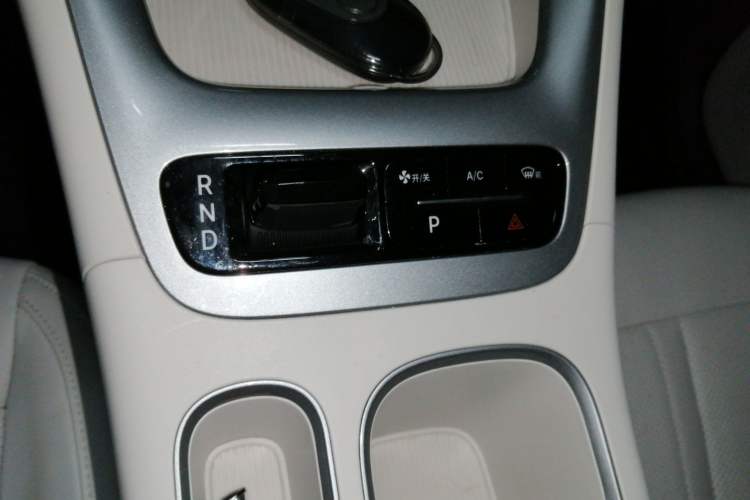 Used Geely Galaxy Geome 2025 310km Youth Edition Gear Lever