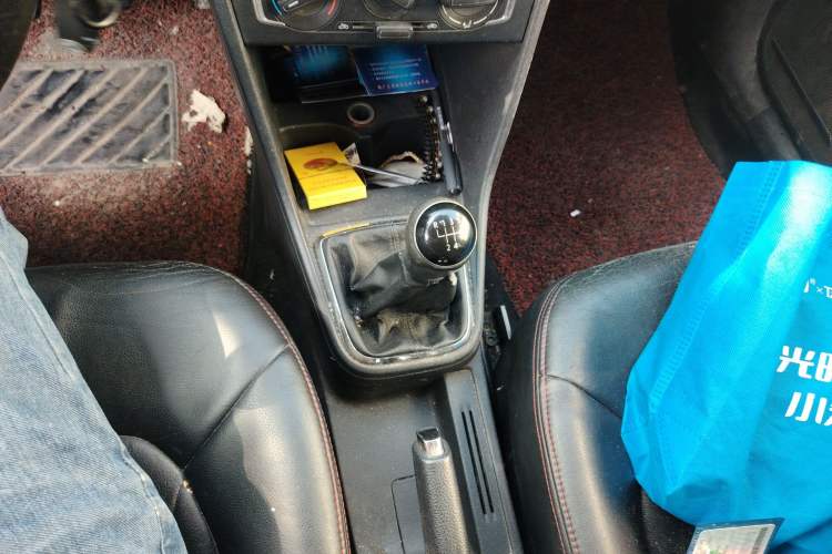 Used Volkswagen Jetta 2013 1.6L Manual Comfort Model Gear Lever