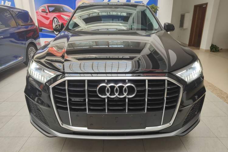 Used Audi Q7 2023 45 TFSI quattro S line Sport model