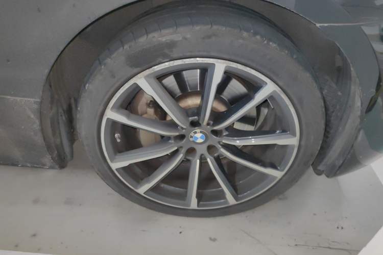 Used BMW 6 Series GT 2019 630i Luxury Design Package Right Front Wheel Hub