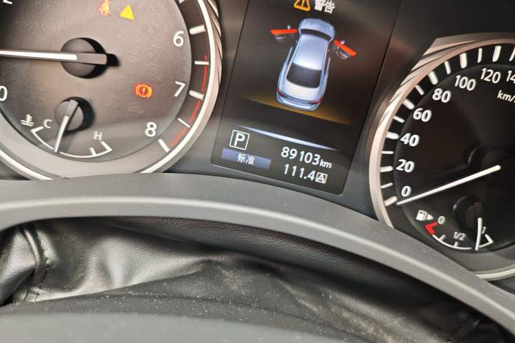 Used Infiniti Q50L 2018 2.0T Enjoyment Version China V Standard Odometer Close Up