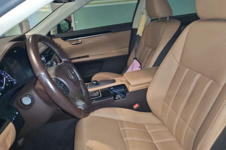 Used Lexus ES 2017 200 30th Anniversary Edition Left Front Seat