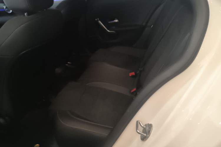 Used Mercedes-Benz A-Class 2022 Second Facelift A 200 L Sport Sedan Fashion Version
