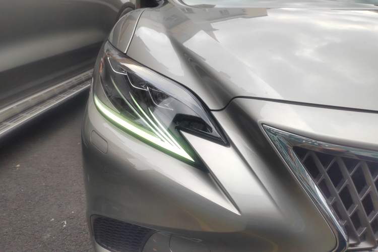 Used Lexus LS 2020 500h Excellence Edition China V Standard Right Front Headlight