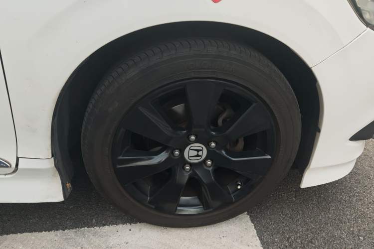 Used Honda Jade 2014 1.8L Automatic Comfort Elite Version 5 Seats Right Front Wheel Hub