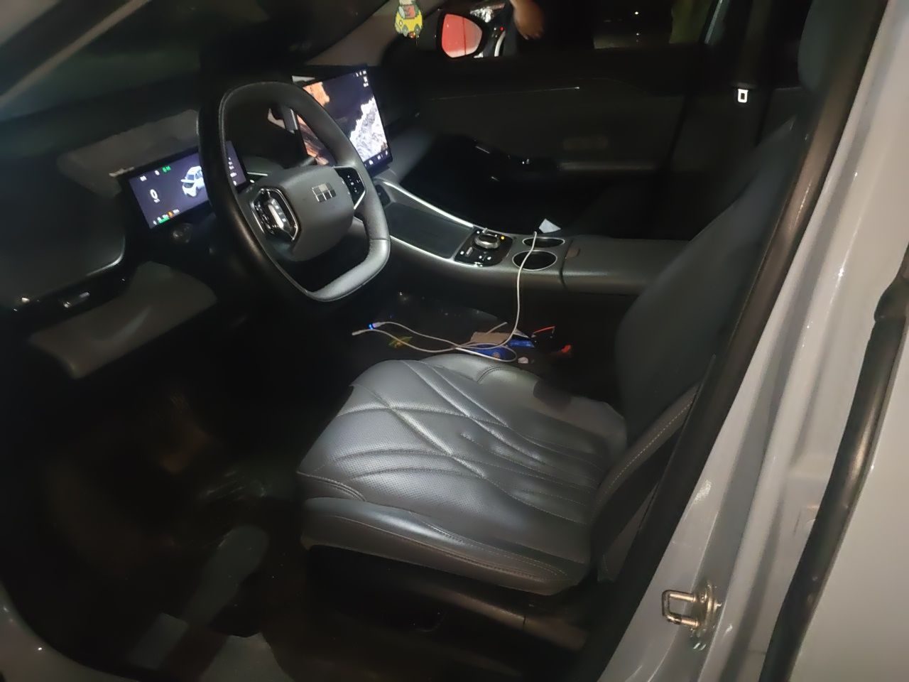 Geely Galaxy L6 2025 EM-i 140km Starship Edition — снимка 14