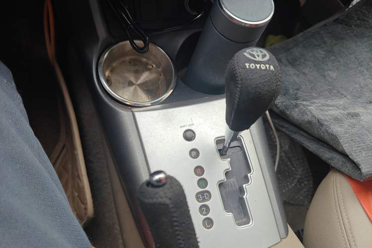 Used Toyota RAV4 2012 Luxurious Edition 2.0L Automatic All-Wheel Drive
