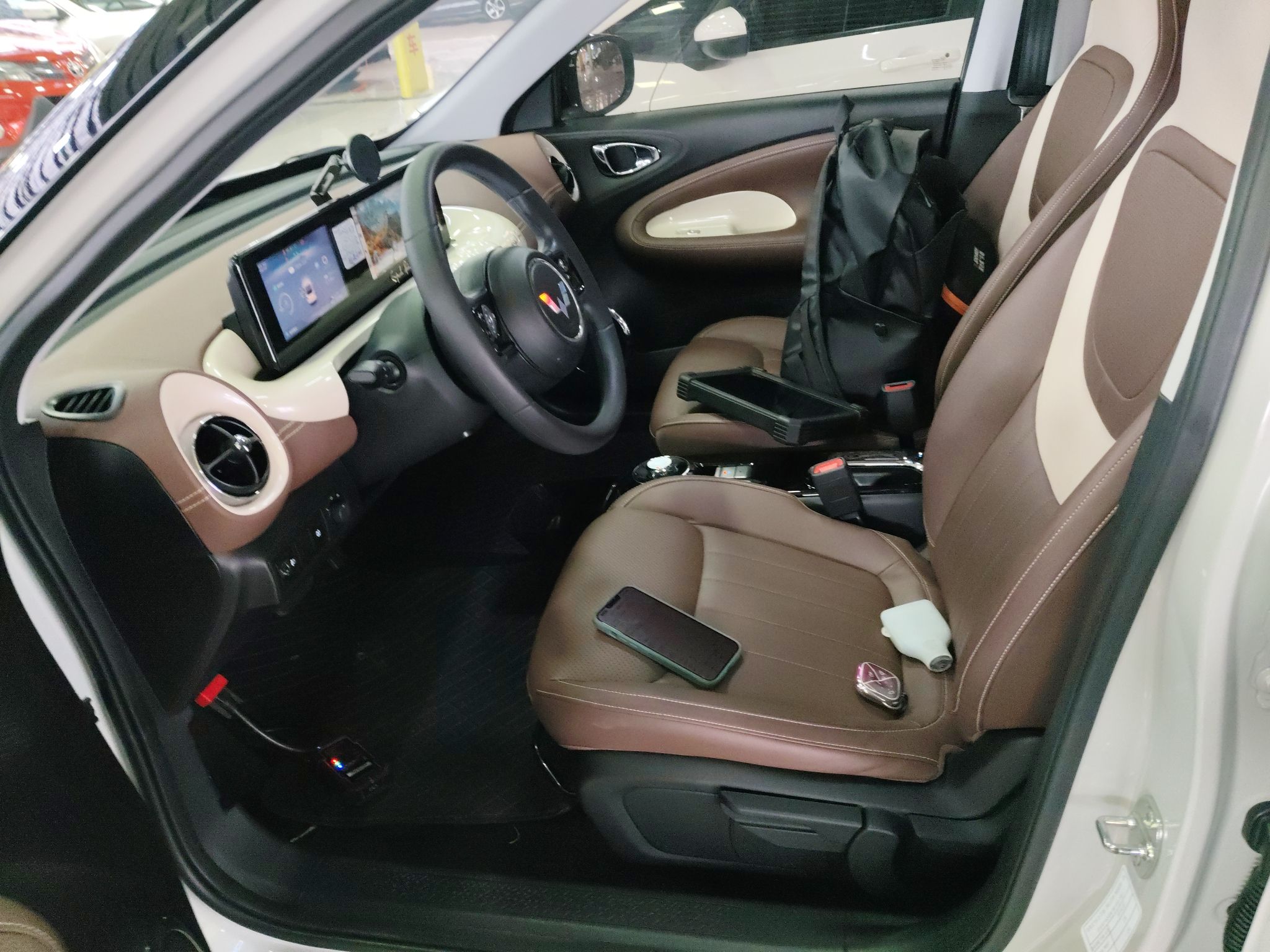 المقاعد الأمامية داخل السيارة