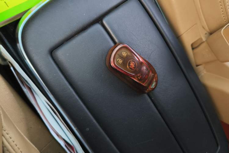 Used Buick GL8 2021 ES Land Cruiser 653T Luxury Edition Vehicle Key