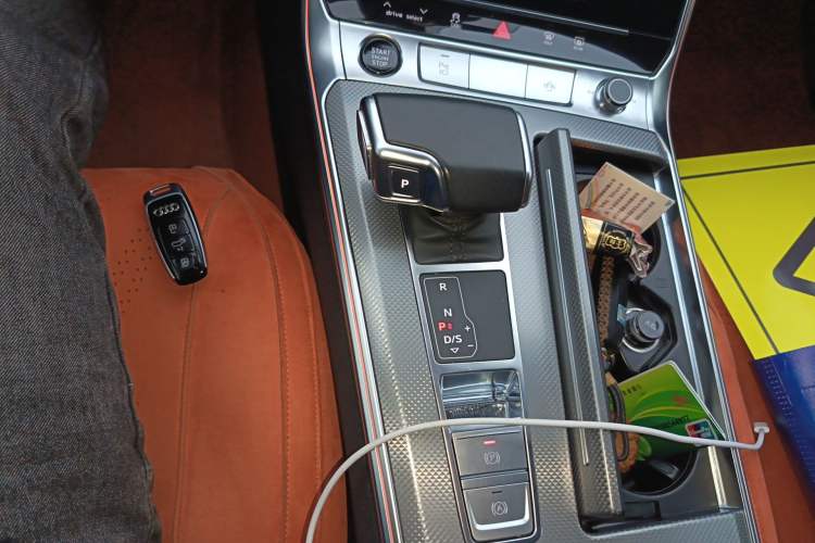 Used Audi A6L 2023 40 TFSI Luxury Dynamic Model Gear Lever