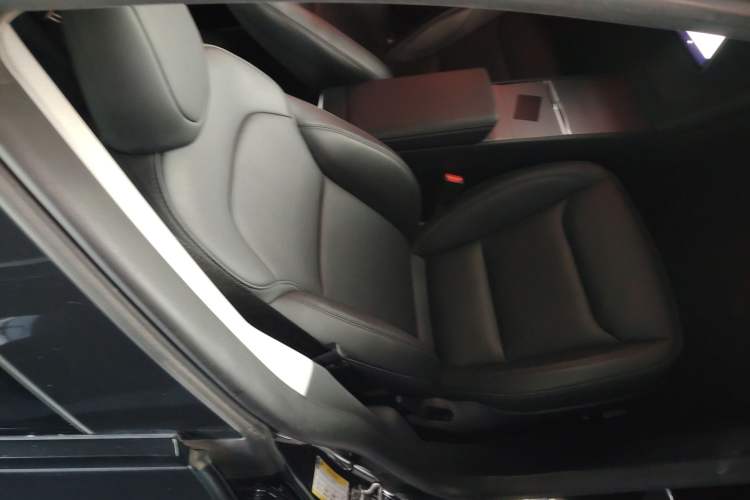 Used Tesla Model 3 2023 Long-Range All-Wheel-Drive Version
