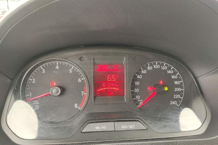 Used Volkswagen Jetta 2015 1.6L Automatic Fashion Model
