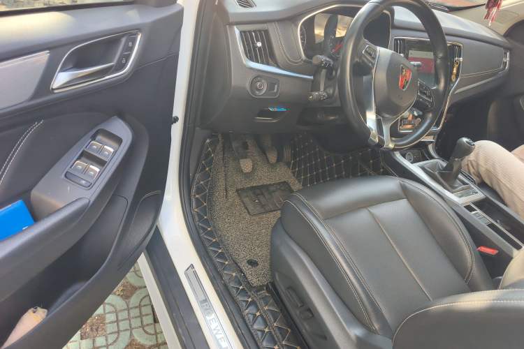 Used Roewe RX5 2018 20T Two-Wheel Drive Manual Internet Elite Edition