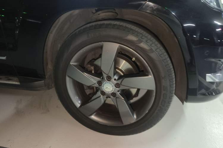 Used Mercedes-Benz GLK-Class 2013 GLK 300 4MATIC Dynamic Sunroof Model
