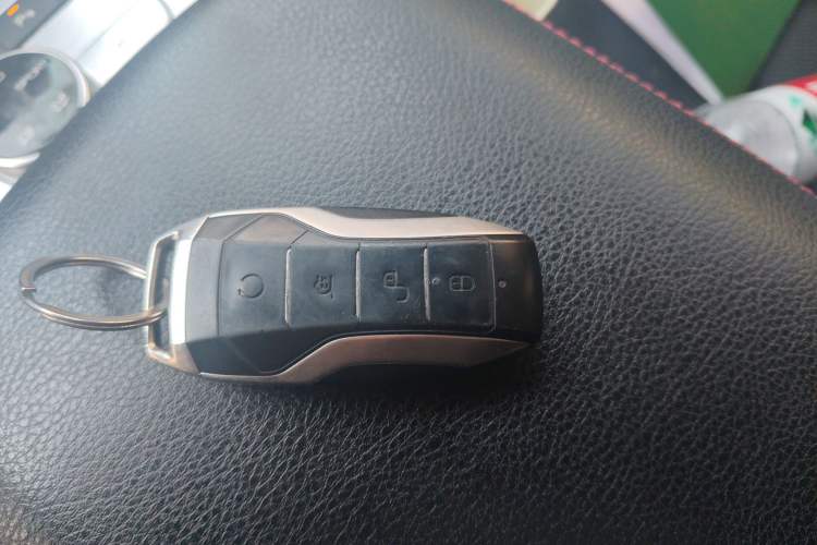 Used BYD Tang New Energy 2018 DM 2.0T All-Wheel Drive Smart Connectivity Luxury Model 7 Seats China V Emission Standard